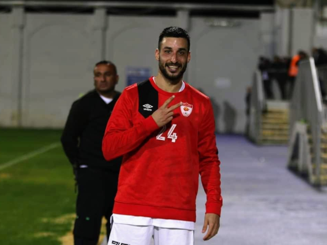 המאסטרו במרכז השדה. גונן (דאפר מחאמיד)